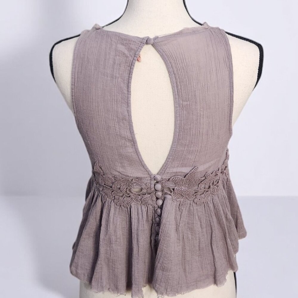 Textured Mauve Sleeveless Crop Top - Picture 3 of 5